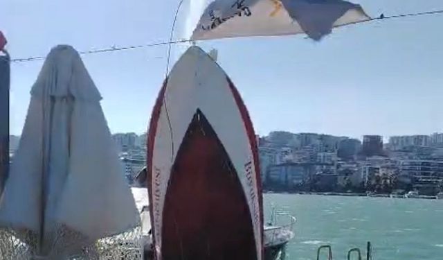 Halat koptu, çıkartılmaya çalışılan tekne yine denize düştü