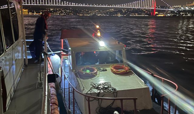 İstanbul Boğazı'nda makine arızası nedeniyle sürüklenen tekne kurtarıldı