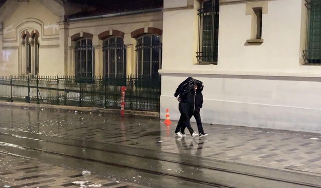 İstanbul'da sağanak yağış  etkili oldu