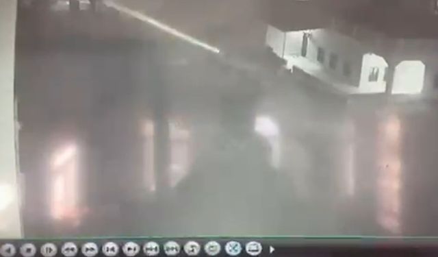 Şanlıurfa'da 3 ev ile fabrikaya silahlı saldırı kamerada