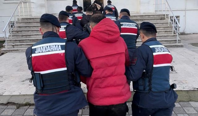 Yurt Dışına Kaçarken Yakalanan 5 Türk Tutuklandı