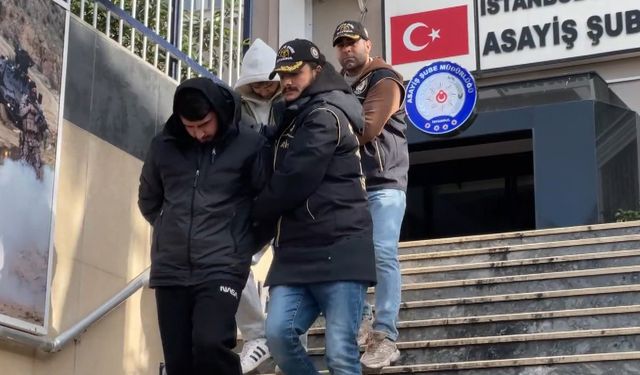 Kadıköy'de motosiklet çalan 2 şüpheli yakalandı