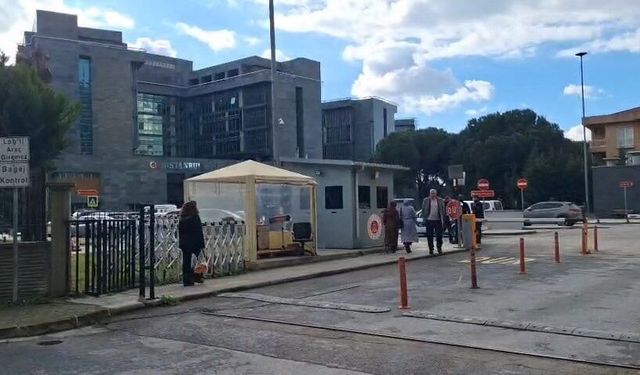 Kartal Bölge Adliye Mahkemesi'nde savcı hakimi silahla vurdu