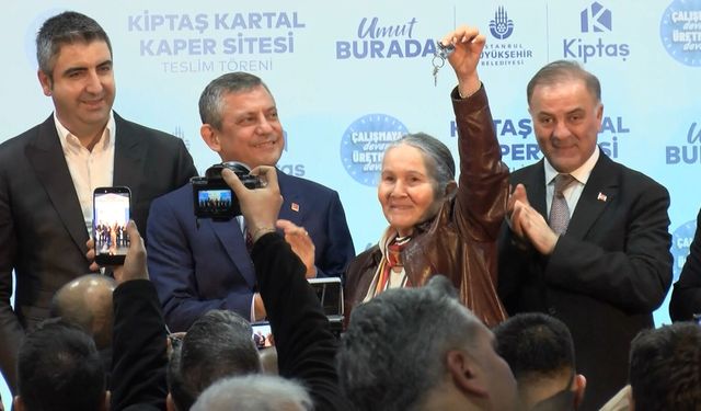 Özgür Özel, Kartal'da kentsel dönüşüm anahtar teslim töreninde konuştu