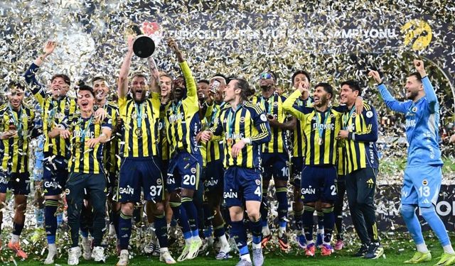 Turkcell Süper Kupa 2025'in sahibi Fenerbahçe oldu