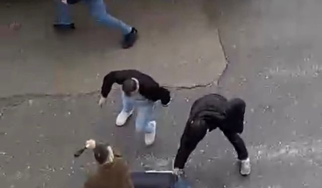 Ataşehir'de 3 kişi bir kişiye sopayla saldırdı; ayıranlar da darbedildi