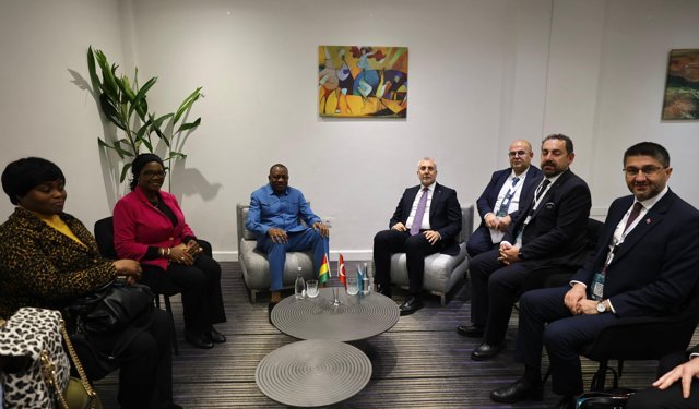 Bakan Işıkhan, Gana Çalışma Bakanı Pelpuo ile bir araya geldi