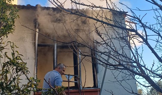 Evinde çıkan yangında hayatını kaybetti