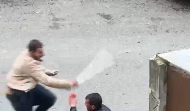 Sultangazi'de boşanma aşamasında olduğu eşinin sevgilisini başından bıçakladı