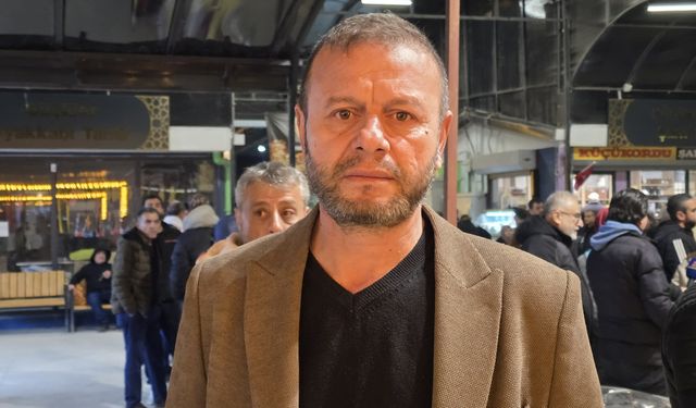 Tarihi Uzun Çarşı esnafından depremde hayatını kaybedenler anısına ikram