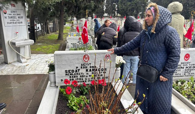 Edirnekapı Şehitliği'nde hüzünlü bayram