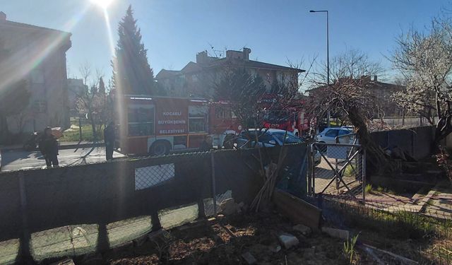 Evde yangın çıkardı, ailesinin çay ocağına balyozla zarar verdi