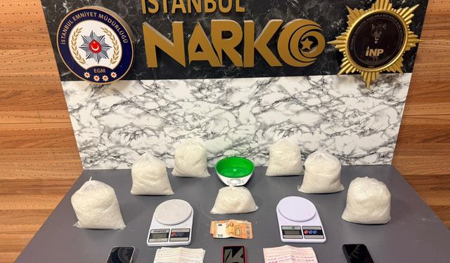 Fatih'te uyuşturucu operasyonu; 2 gözaltı
