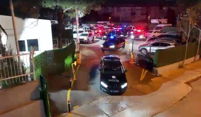 İzmir'de çeşitli suçlardan aranan 165 şüpheli yakalandı