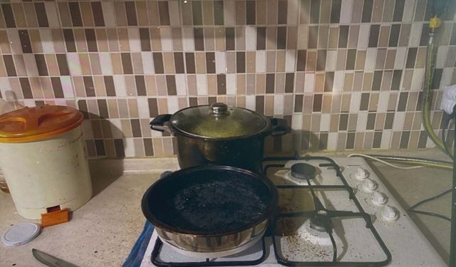 Ocakta unuttuğu yemek yandı, dumandan etkilenip öldü