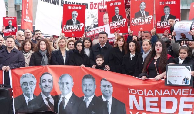 Özgür Çelik, Çağlayan Adliyesi önünde konuştu