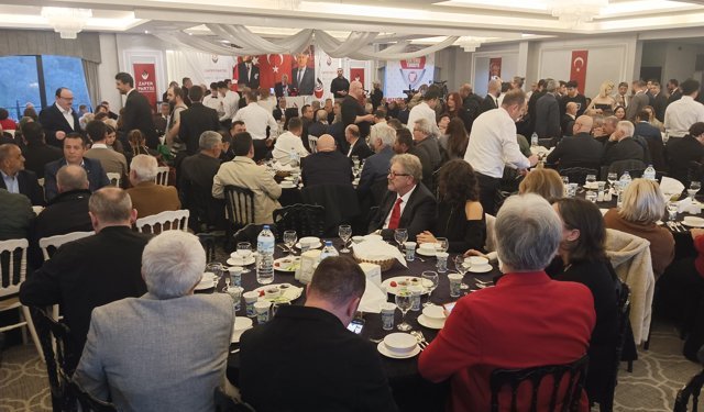 Ümit Özdağ: İran'dan göç olması durumunda TSK İran içinde tampon bölge kurmalı