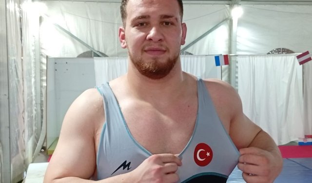 Milli güreşçi Hakan Büyükçıngıl, 125 kiloda Avrupa üçüncüsü oldu