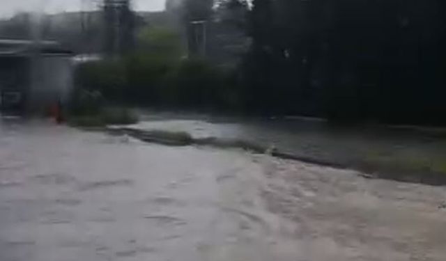Ankara'da sağanak; yollar suyla doldu