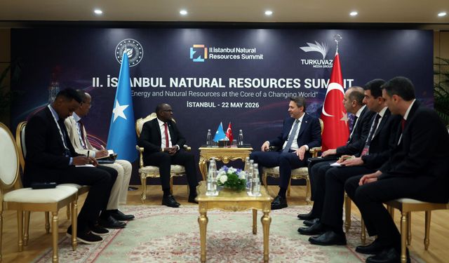 Bakan Alparslan Bayraktar, Somali Petrol ve Maden Kaynakları Bakanı Mohamed ile görüştü