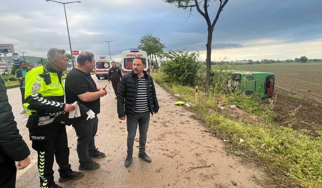 Çanakkale'de otobüs devrildi; 46 yaralı (2)