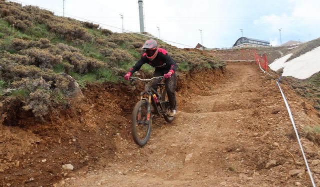 Downhill Türkiye Şampiyonası'nda 100 sporcu mücadele etti