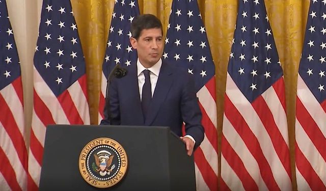 Fed'in yeni başkanı Kevin Warsh yemin ederek göreve başladı