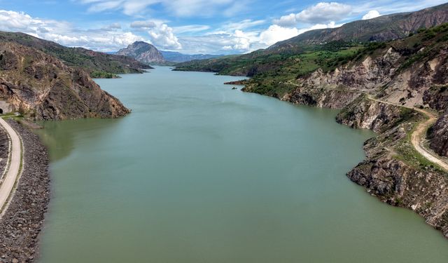 Kılıçkaya Barajı'nda 'kar ve gökkuşağı' görseli / Ek fotoğraflar