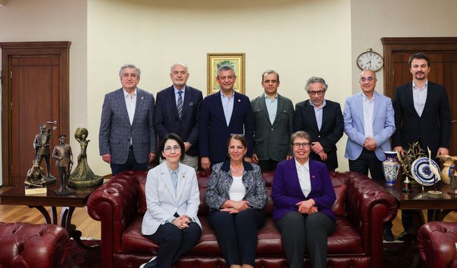 Türkiye Barolar Birliği ve Türk Tabipleri Birliği'nden CHP'ye ziyaret