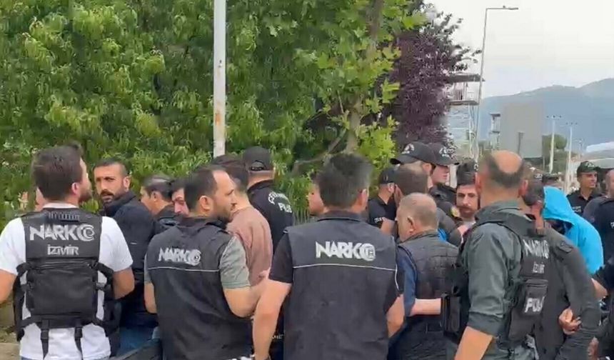 İzmir’de uyuşturucu operasyonu; 64 gözaltı
