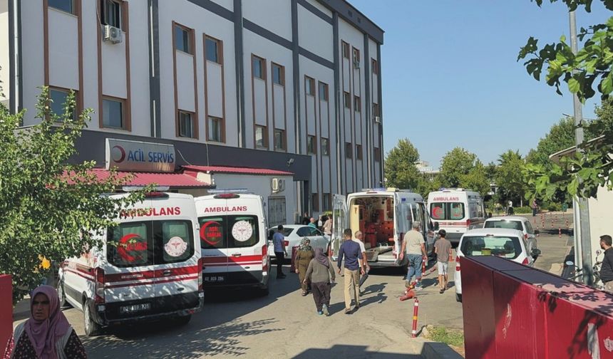 Adıyaman'da servis minibüsleri çarpıştı: 13 yaralı