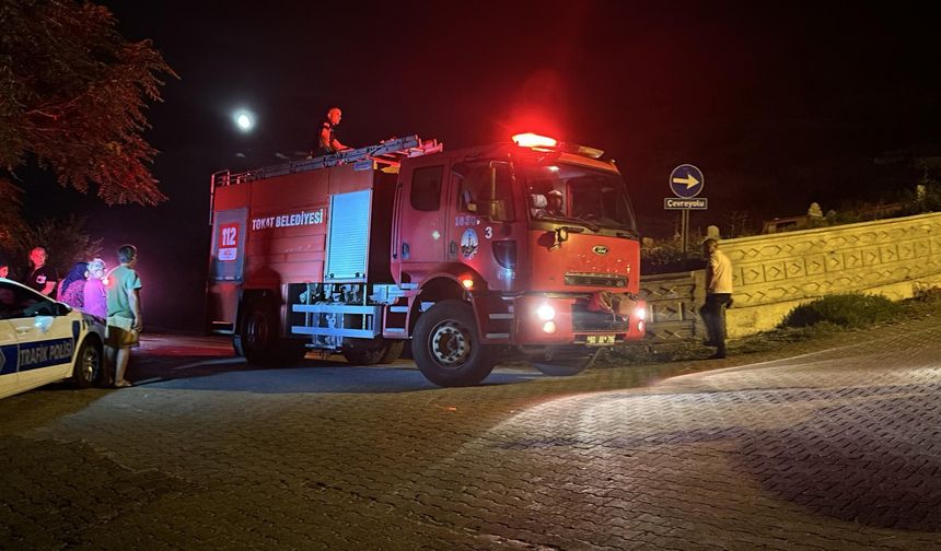 Tokat'ta Hac Dağındaki örtü yangını büyümeden söndürüldü