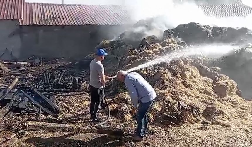 Sivas’taki ahır yangınında 1500 balya saman ziyan oldu