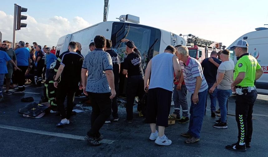 Tekirdağ’da hafif ticari araç ve servis midibüsü kazasında yaralılar var