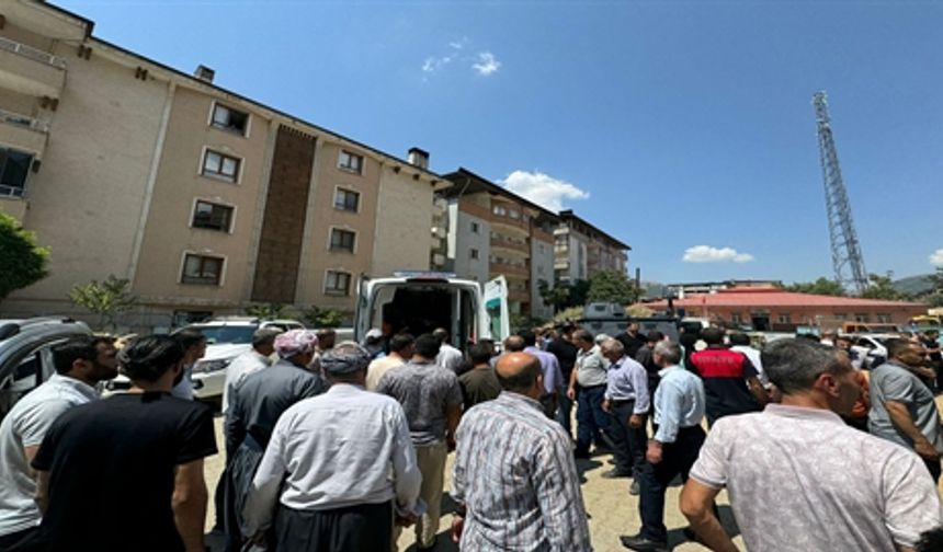 Hakkari'de okul inşaatının asansör boşluğuna düşen bekçi öldü