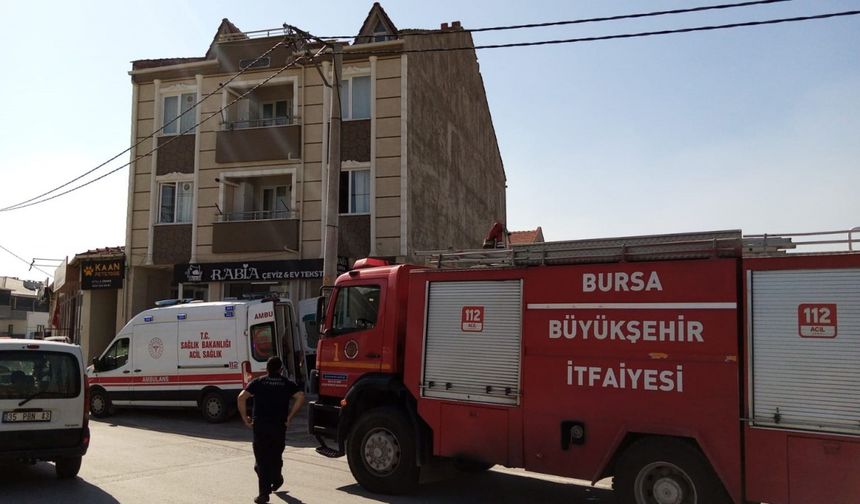 Hamur yoğurma makinesine kolu sıkışan işçi hastaneye kaldırıldı