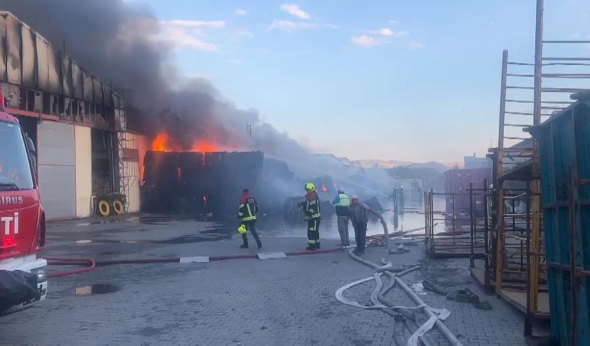 Kayseri'de keçe fabrikasında yangın