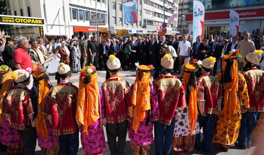 MEB Yusuf Tekin: Türkiye Yüzyılı Maarif Modeli’nin mihenk taşlarından biri çocukların severek okullarına gidebilmesi