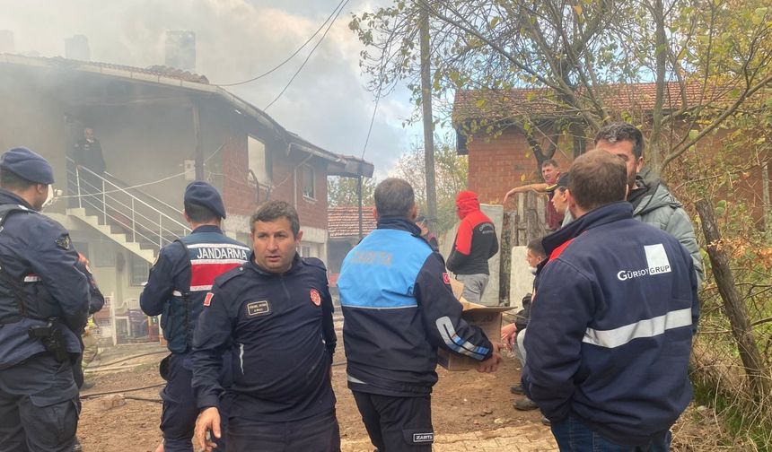 Bursa'daki 4 dört yapıda çıkan yangın, paniğe neden oldu