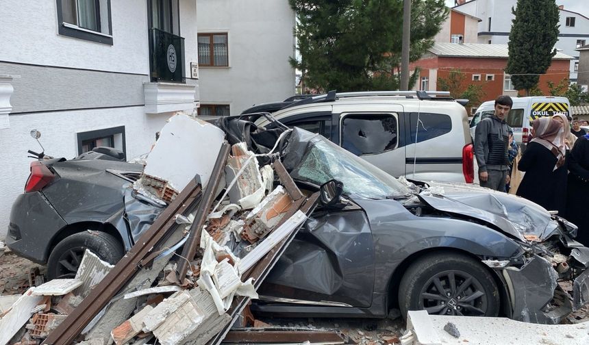 Gebze'de apartmanda doğal gaz kaynaklı patlama, bomba etkisi yarattı