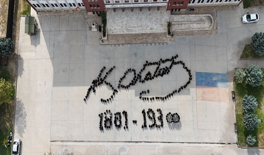 Aksaray’da 450 öğrenciyle '10 Kasım' koreografisi