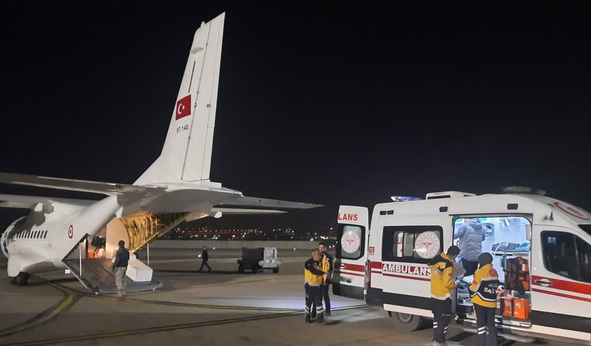 MSB: İki hasta çocuk, ambulans uçakla Ankara'ya nakledildi