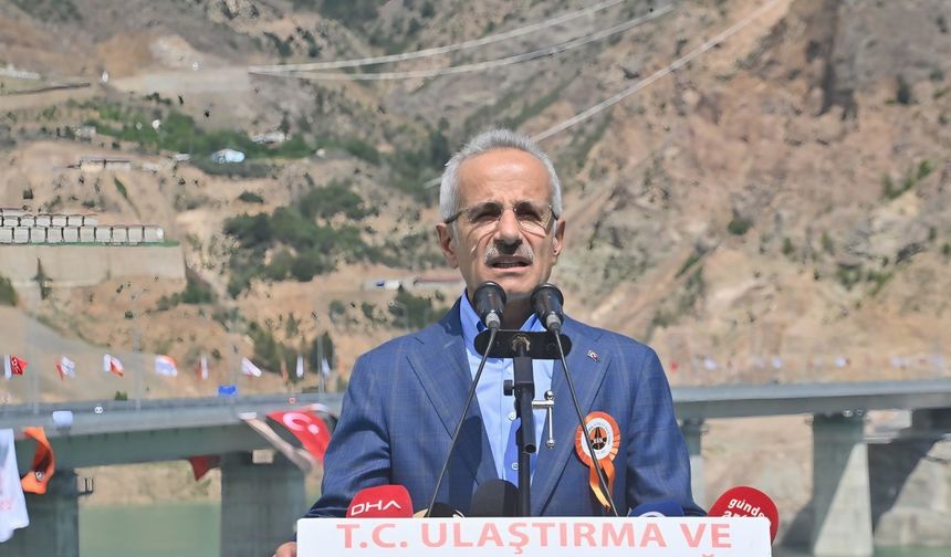 Ulaştırma Bakanı Uraloğlu: Yusufeli yollarından 2 yılda 929 bin araç geçti