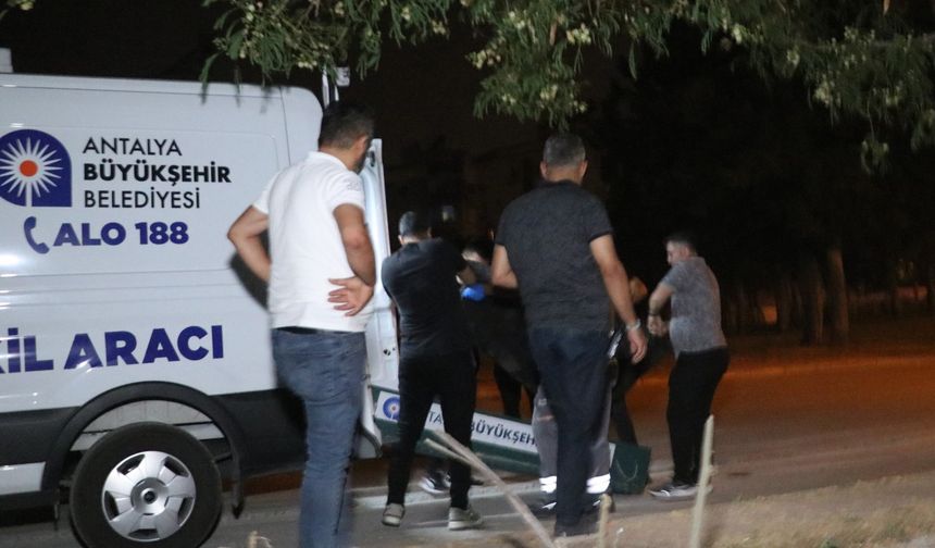 Antalya’da tartıştığı oğlunu bıçaklayarak öldürdü