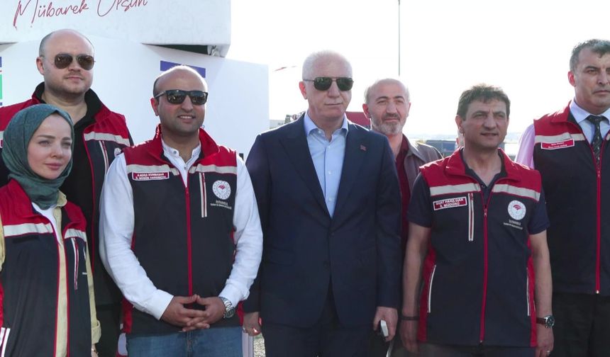 Hayvan pazarını ziyaret eden Vali Gül, kurban pazarlığına katıldı