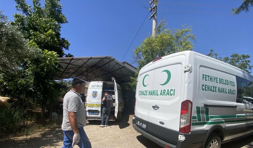 Ebru evinde ölü bulundu