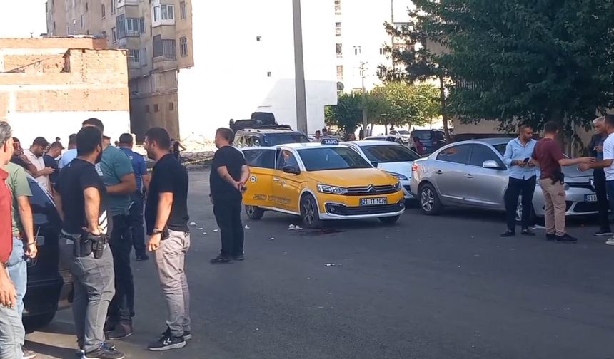 Eşini tabancayla öldürüp intihara kalkıştı
