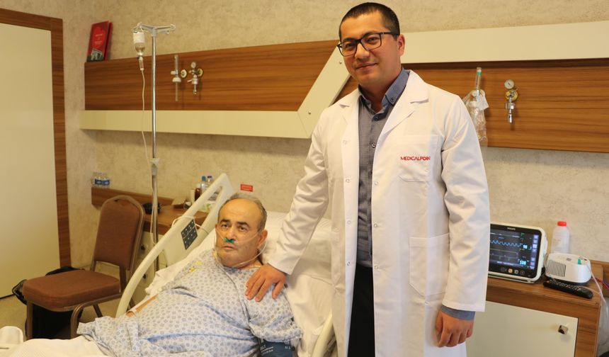 Fazla ilaç kullanımından bağırsağı delinen hasta ölümden döndü