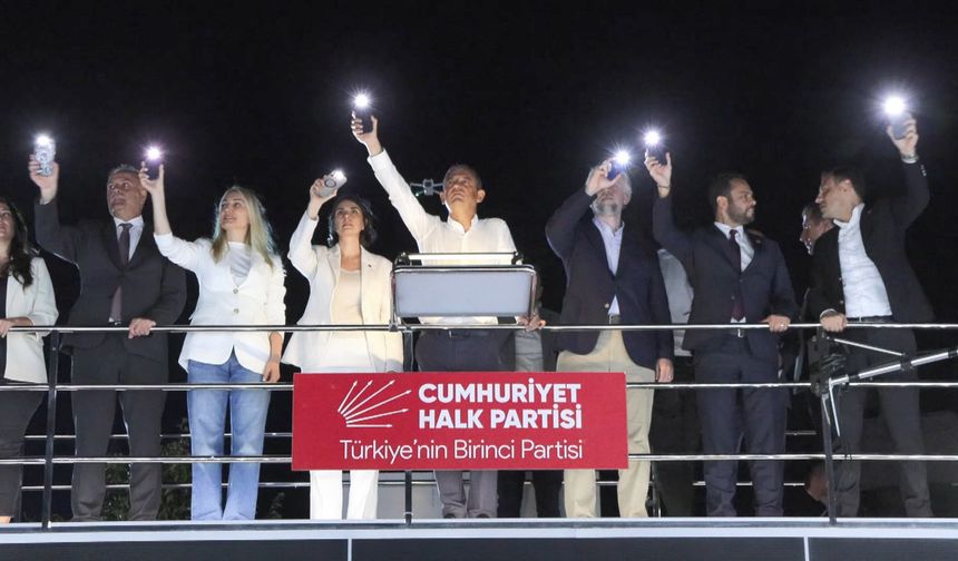 Özgür Özel, Üsküdar'da konuştu