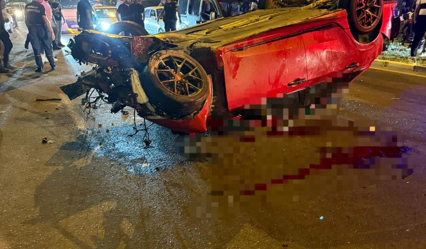 Hatay'da otomobil, kaldırımdaki yayalara çarptı: 3 ölü, 3 yaralı